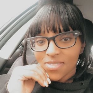 Meet your Posher, Angela